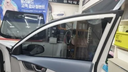 오늘도 로얄시리즈 썬팅으로 주말을 시작하는 페라스 (로얄시리즈연희점) / 서울 서대문구 연희동