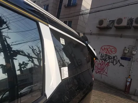 아이나비 썬팅 칼트윈 GR 반사필름, 올뉴카니발 차량에, 아이나비블랙박스 Z500 설치. / 서울 서대문구 연희동