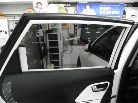 새로운차원의 칼트윈 RX 썬팅과 아이나비 Z5000 32GB 블랙박스 / 서울 서대문구 연희동