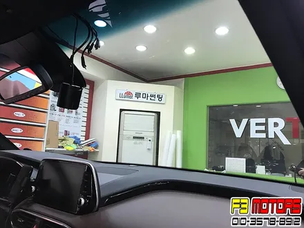 싼타페TM 전면유리 파손으로 수원차유리교환 및 수원루마썬팅을 동시에~!! / 수원 영통동