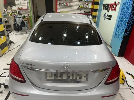 벤츠 e-class(e클래스) 후면기포/뽀글이/열선기포 썬팅 제거 후 재시공 수원썬팅 카스페이스 수원청명점 / 수원 영통동