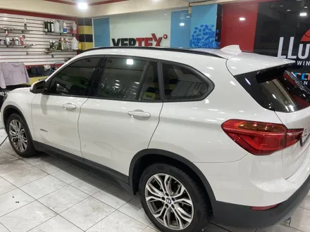 BMW X1 반사썬팅으로 드레스업 재시공 후기 레인보우 VS200 수원썬팅 / 수원 영통동