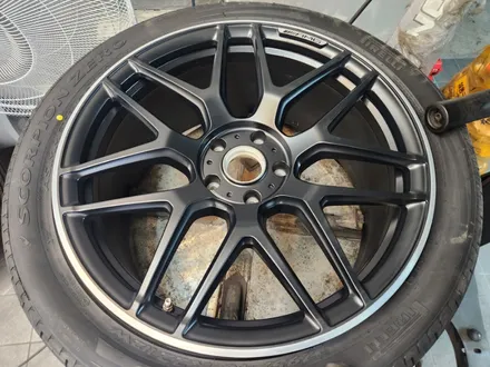 G63 지바겐 에디션 투톤휠복원 , 투톤휠도색 295 40 22 스콜피온제로(휠수리) / 벤츠 / G-클래스(G바겐) / 서울 광진구