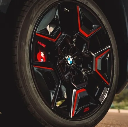 BMW XM 컬러PPF 포인트 시공｜한정판 레이블 레드, 매트그린으로 새롭게 재해석 / 강남구 논현동
