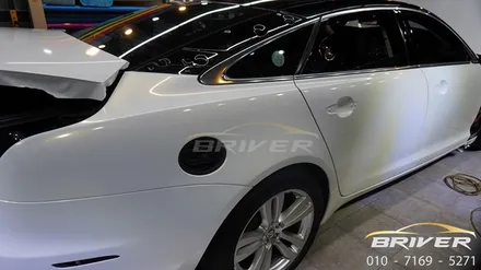 재규어xj 전체랩핑은 화이트 골드 색상으로 깔끔하게 완성 / 서울 양천