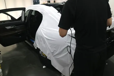 BMW G12 7시리즈 전체랩핑 유광화이트로 순정처럼 연출했어요 / 서울 양천구