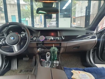 bmw 5시리즈 f10 528i 실내랩핑 I 우드트림 카본랩핑 시공 / 서울 양천