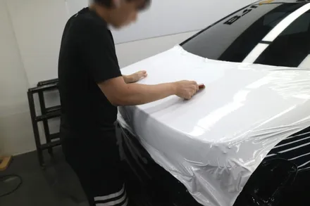 BMW G12 7시리즈 전체랩핑 유광화이트로 순정처럼 연출했어요 / 서울 양천구