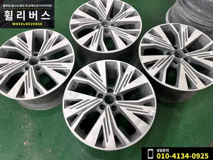 아우디 Q4 E트론 19인치 휠 블랙유광 분체도장 휠도색 휠복원 / 파주 일산 휠리버스 시공 후기 / 파주시 오도동