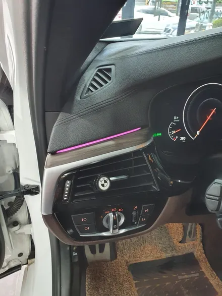 순천랩핑희아트 BMW 540i G30 실내랩핑 BMW 5시리즈 G30 무광카본 실내랩핑 순천랩핑 전남랩핑 광양랩핑 여수랩핑 / 순천 팔마5길