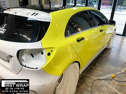 벤츠 a45amg 전체랩핑 에이버리슈프림 앰블런스옐로우랩핑 블랙유광포인트랩핑 목감랩핑 시흥랩핑 광명랩핑 안양랩핑 송도랩핑 배곧랩핑 안산랩핑 퍼스트랩카스킨 / 안산 단원 초지동
