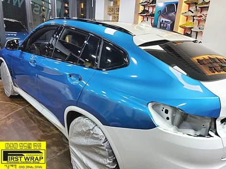 BMW X4 에이버리슈프림 메탈릭브라이트블루 전체랩핑 그릴랩핑 목감랩핑 시흥랩핑 광명랩핑 안양랩핑 서울랩핑 일산랩핑 안산랩핑 송도랩핑 배곧랩핑 수원랩핑 군포랩핑 퍼스트랩카스킨 / 안산, 시흥, 부천