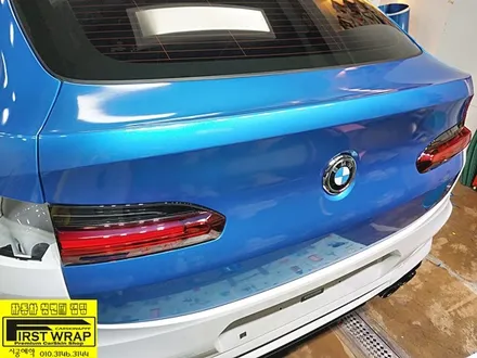 BMW X4 에이버리슈프림 메탈릭브라이트블루 전체랩핑 그릴랩핑 목감랩핑 시흥랩핑 광명랩핑 안양랩핑 서울랩핑 일산랩핑 안산랩핑 송도랩핑 배곧랩핑 수원랩핑 군포랩핑 퍼스트랩카스킨 / 안산, 시흥, 부천