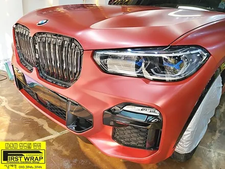BMW X5 40e 사틴뱀파이어레드 전체랩핑 그릴랩핑 윈도우크롬랩핑 루프렉랩핑 블랙포인트랩핑 목감랩핑 광명랩핑 시흥랩핑 안양랩핑 안산랩핑 송도랩핑 일산랩핑 서울랩핑 배곧랩핑 / 안산, 시흥, 부천