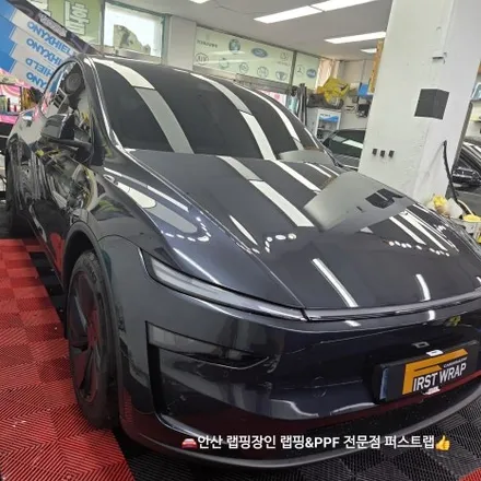 안산랩핑 추천, 테슬라 쥬니퍼 전체 오토벨벳 블랙 하이그로시 랩핑으로 프리미엄 완성! / 안산 단원 초지동