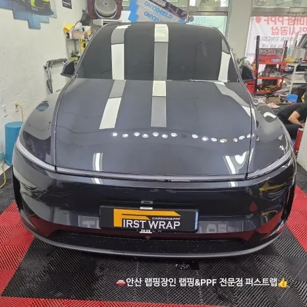 안산랩핑 추천, 테슬라 쥬니퍼 전체 오토벨벳 블랙 하이그로시 랩핑으로 프리미엄 완성! / 안산 단원 초지동