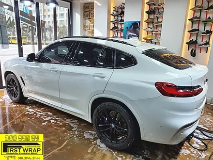 BMW X4 에이버리슈프림 메탈릭브라이트블루 전체랩핑 그릴랩핑 목감랩핑 시흥랩핑 광명랩핑 안양랩핑 서울랩핑 일산랩핑 안산랩핑 송도랩핑 배곧랩핑 수원랩핑 군포랩핑 퍼스트랩카스킨 / 안산, 시흥, 부천