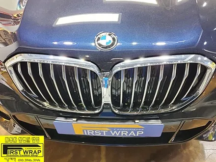 BMW X5 40e 사틴뱀파이어레드 전체랩핑 그릴랩핑 윈도우크롬랩핑 루프렉랩핑 블랙포인트랩핑 목감랩핑 광명랩핑 시흥랩핑 안양랩핑 안산랩핑 송도랩핑 일산랩핑 서울랩핑 배곧랩핑 / 안산, 시흥, 부천
