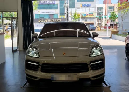 [핏먼트 울산]포르쉐 카이엔 쿠페 심심했던 실내에 정품 리얼 카본 핸들 장착했더니 스포티한 감성 제대로 느껴지네!!! 차량에 어울리는 핸들 지금이라도 얼른 찾아보세요~