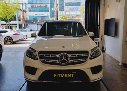[핏먼트 울산]벤츠 X166 GLS 클래스 뭔가 모르게 허전했던 실내 디자인? 신형 AMG 카본 핸들로 해소합니다. 순정 열선 핸들 레트로핏까지 함께 시공하면 이득이 두 배야!!!