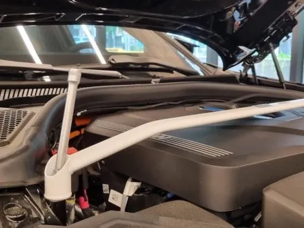 [핏먼트 울산]BMW G20 330e 바디보강튜닝 울트라레이싱 스트럿바는 전문 장착점에서.