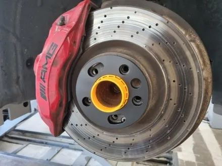 [핏먼트 울산]벤츠 W205 C클래스 63AMG도 피해 갈 수 없는 허전함은 독일 ST 허브 스페이스로 채워주면 됩니다. 빵빵한 몸매 만들기 어렵지 않아요~
