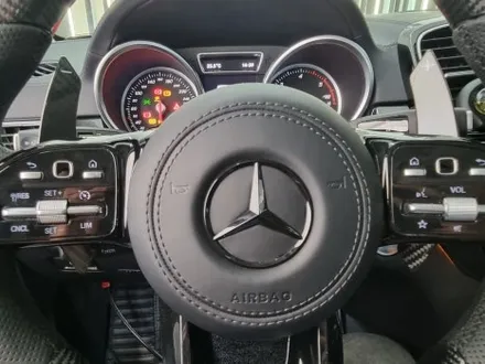 [핏먼트 울산]벤츠 X166 GLS 클래스 뭔가 모르게 허전했던 실내 디자인? 신형 AMG 카본 핸들로 해소합니다. 순정 열선 핸들 레트로핏까지 함께 시공하면 이득이 두 배야!!!