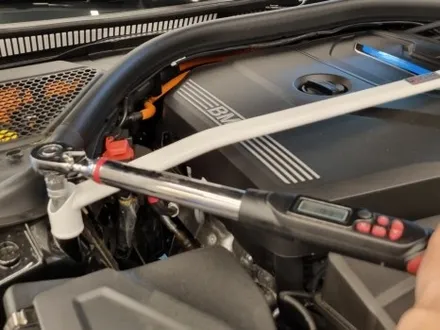 [핏먼트 울산]BMW G20 330e 바디보강튜닝 울트라레이싱 스트럿바는 전문 장착점에서.
