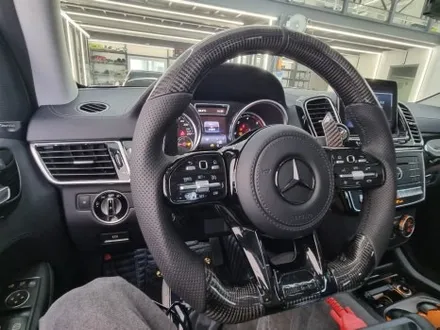 [핏먼트 울산]벤츠 X166 GLS 클래스 뭔가 모르게 허전했던 실내 디자인? 신형 AMG 카본 핸들로 해소합니다. 순정 열선 핸들 레트로핏까지 함께 시공하면 이득이 두 배야!!!