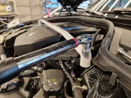 [핏먼트 울산]BMW G20 330e 바디보강튜닝 울트라레이싱 스트럿바는 전문 장착점에서.