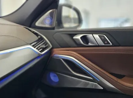 [핏먼트 울산]BMW G06 X6 캐나다 AVI 스피커와 회오리 엠비언트 풀 커버 한방에 시공하기! 검증된 브랜드 전용 제품 사용과 손상 없는 카오디오 튜닝은 저희가 잘합니다~