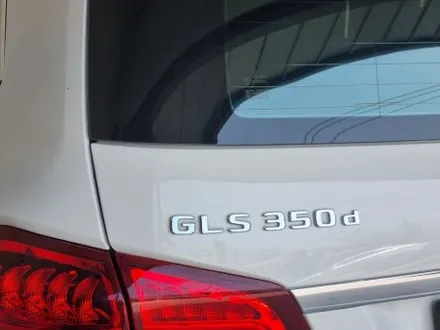 [핏먼트 울산]벤츠 X166 GLS 클래스 뭔가 모르게 허전했던 실내 디자인? 신형 AMG 카본 핸들로 해소합니다. 순정 열선 핸들 레트로핏까지 함께 시공하면 이득이 두 배야!!!