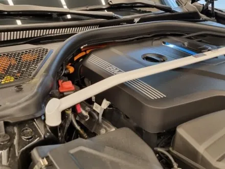 [핏먼트 울산]BMW G20 330e 바디보강튜닝 울트라레이싱 스트럿바는 전문 장착점에서.