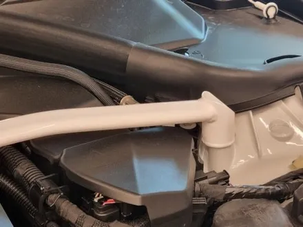 [핏먼트 울산]BMW G20 3시리즈 바디보강튜닝 울트라레이싱 스트럿바가 롤링 현상 확실히 잡아주기로 약속합니다~