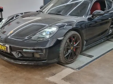[핏먼트 울산]포르쉐 718 카이맨 GTS 독일 명품 ST 허브 스페이스 딱 떨어지게 장착해 봅니다. 안정감 있는 드라이빙과 빵빵한 자태를 원하신다면 더 늦지 않게 챙겨보세요~