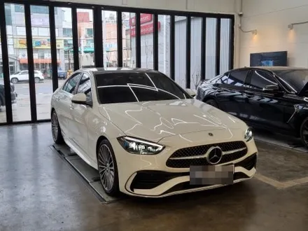 [핏먼트 울산]벤츠 W206 C클래스 엠비언트 라이트 확장! 송풍구부터 센터페시아와 도어까지 풀로 시공했더니 실내 무드가 아주 그냥 기가 막히네? 벤츠 레트로핏은 렉시온 울산으로~