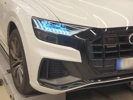 [덱스크루 울산남구점]아우디 Q8 55TFSI(4M) 킹스텝 면발광 전동 사이드스텝