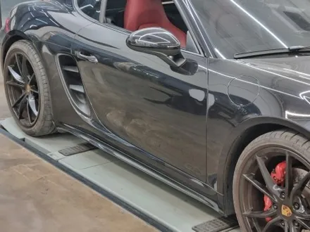 [핏먼트 울산]포르쉐 718 카이맨 GTS 독일 명품 ST 허브 스페이스 딱 떨어지게 장착해 봅니다. 안정감 있는 드라이빙과 빵빵한 자태를 원하신다면 더 늦지 않게 챙겨보세요~
