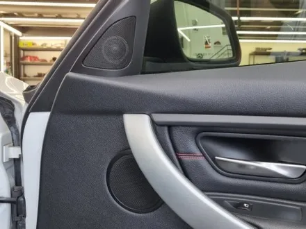 [핏먼트 울산]BMW F30 320d 브랜드 전용 AVI BM100 스피커 튜닝으로 카오디오 음질 개선 확실하게 해보자! 깔끔한 고음과 탄탄한 베이스까지? 아주 그냥 완벽하네~