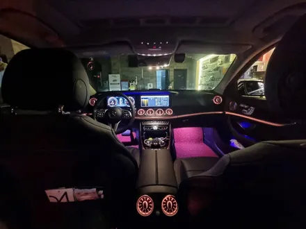 [덱스크루 울산남구점]벤츠 W213 E300 LED튜닝 송풍구 엠비언트 라이트(64컬러)