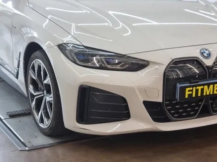 BMW G26 i4 실내 엠비언트 라이트 확장 튜닝해보기! 기어 패널, 컵홀더, 계기판 하단도 이제는 화사하게, [울산 핏먼트] / 울산 남구