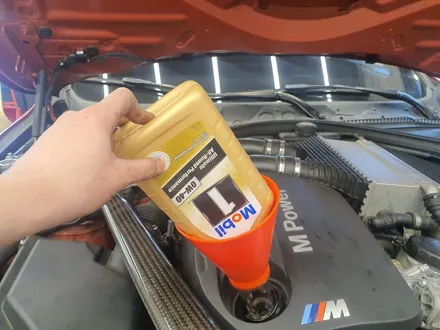 [덱스크루 울산남구점]BMW F83 M4 컨버터블 합성유 엔진오일 모빌원 골드 어라운드 0W40, 루프로맥스 EA 엔진오일 첨가제