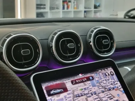 [핏먼트 울산]벤츠 W206 C클래스 엠비언트 라이트 확장! 송풍구부터 센터페시아와 도어까지 풀로 시공했더니 실내 무드가 아주 그냥 기가 막히네? 벤츠 레트로핏은 렉시온 울산으로~