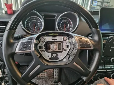 [핏먼트 울산]벤츠 W463 G63AMG 신형 카본 AMG 핸들 장착했더니 구형 이미지 탈피 성공!!! 지바겐의 변신은 무죄입니다. 간지나고 스포티한 핸들 지금 바로 챙겨 보세요~
