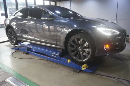 [테슬라 Model S] 그레이 색상 휠복원~ / 하남시 풍산동