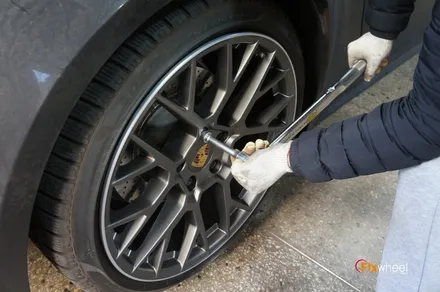 [포르쉐 911Carrera (992) 휠용접 & 휠복원] 포르쉐 992 휠복원 / 하남시 풍산동