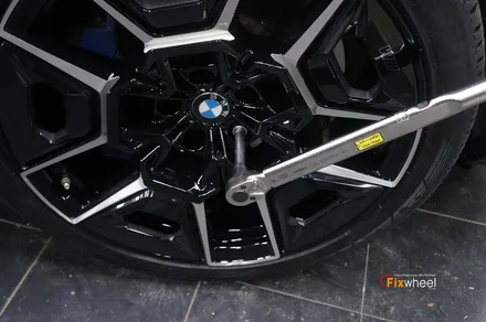 BMW XM 블랙색상 휠긁힘 휠기스 휠복원 / 하남시 풍산동