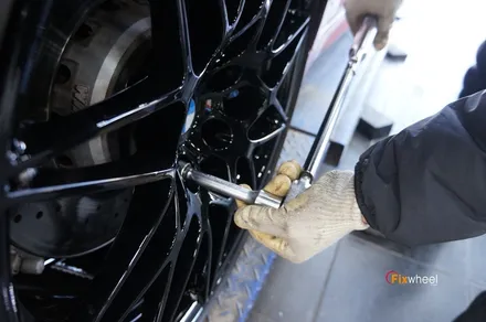 [휠도색]F바디 BMW M4(F82) 컴페티션 블랙유광 휠도색 / 하남시 풍산동