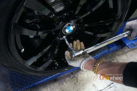[BMW X5] 검정유광 색상의 휠도색! / 하남시 풍산동