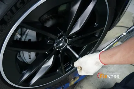 [벤츠 E53 AMG] 투톤 색상의 휠도색 ^^ / 하남시 풍산동